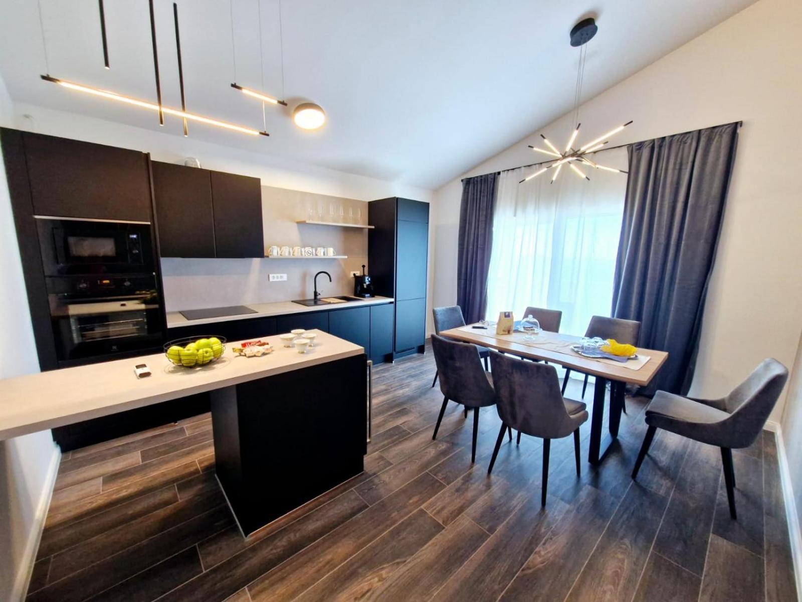 פודסטראנה Sea View Luxury Apart Hotel Villa Conte With Swiming Pool And Romantic Spa מראה חיצוני תמונה